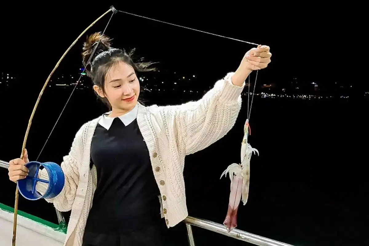 Da Nang night tour - Squid fishing & seafood experience