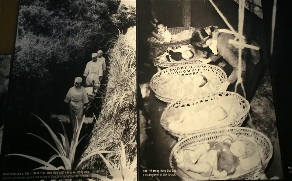 Photos of doctors and nurses walked on the trenches and babies in the Vinh Moc tunnels during wartime (Source: Baolangson.vn)