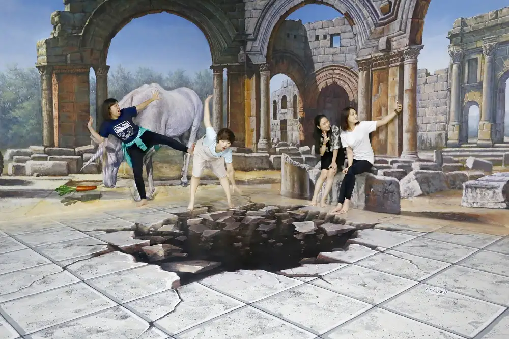 Visual journey across the world through the World Zone (Source: Art in Paradise Da Nang)