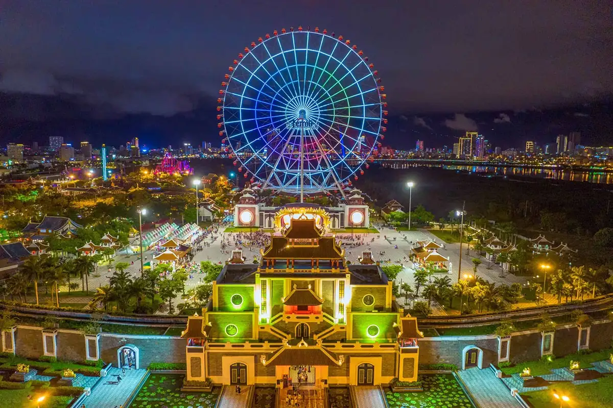 Experience an exciting night at Da Nang Downtown Theme Park