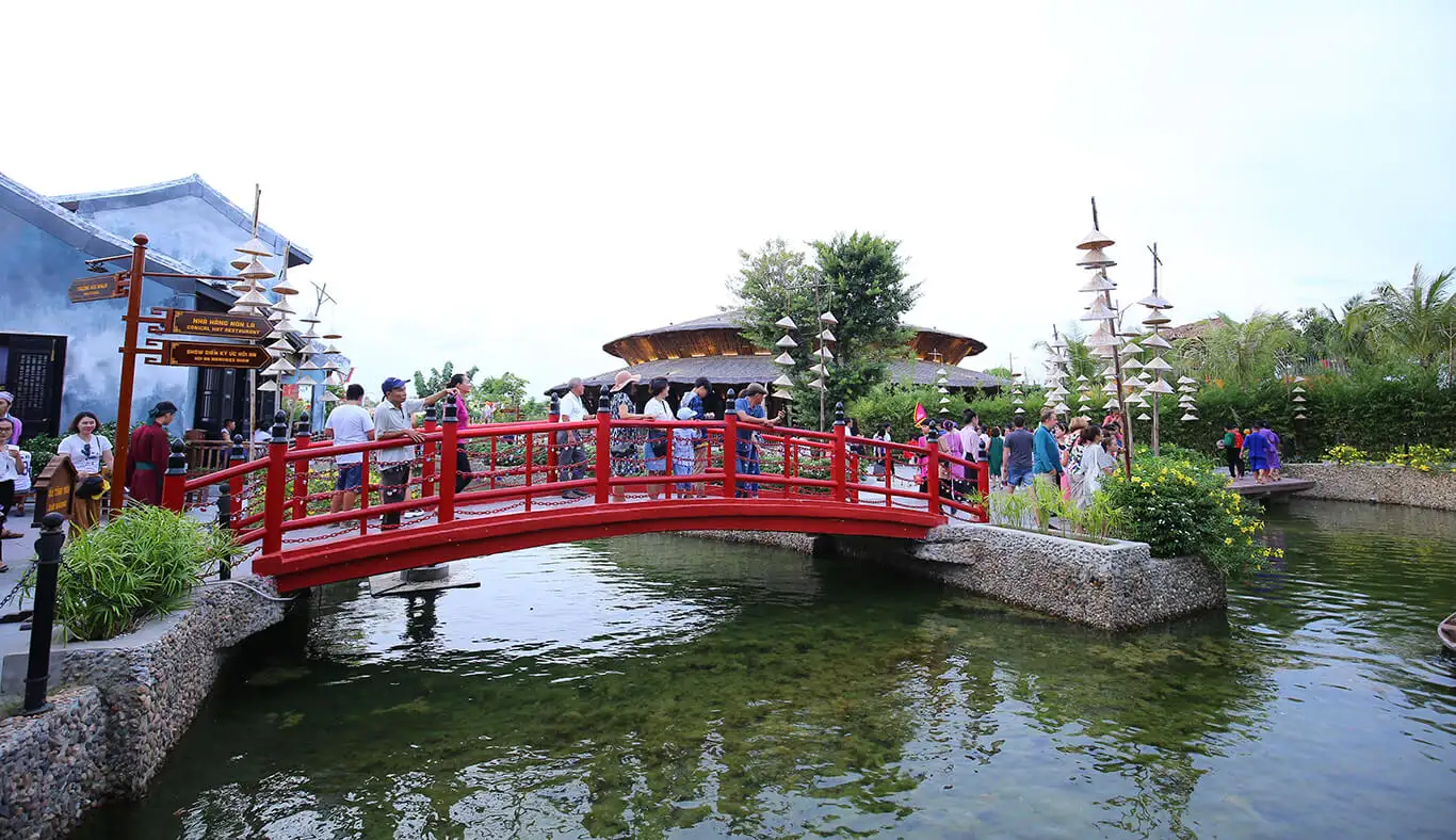 Bridge of Love (Source Hoi An memories land)