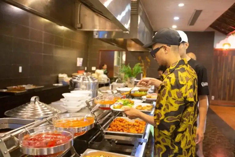 Dining and on-site culinary experiences (Source: Nui Than Tai)