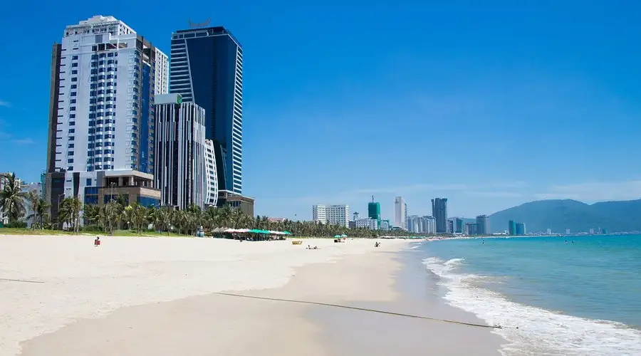 Relax and recharge at My Khe Beach