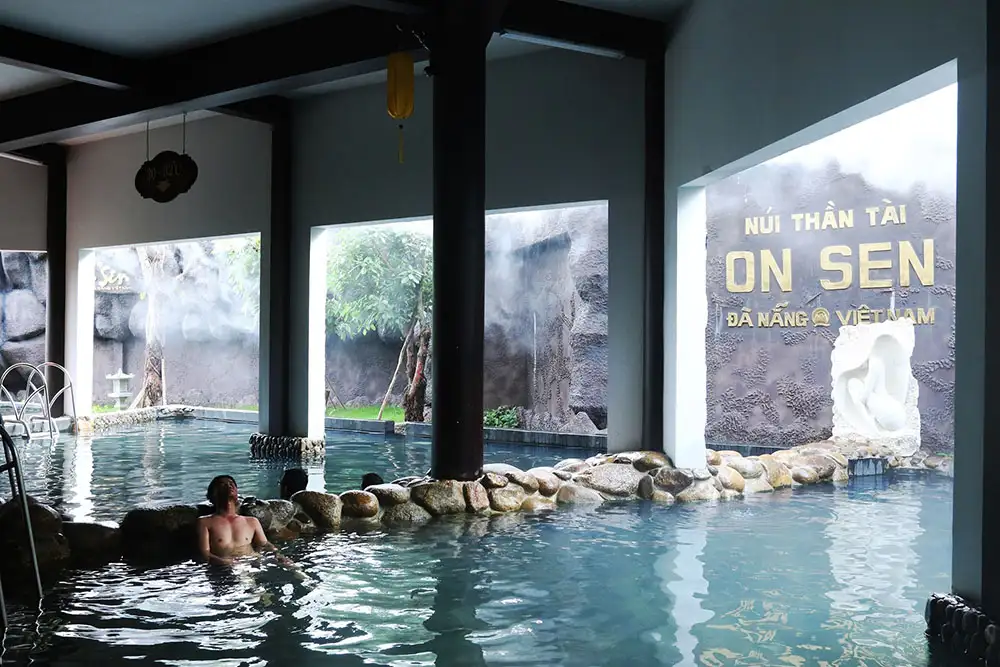Japanese-style onsen and VIP pools (source Danang fantasticity