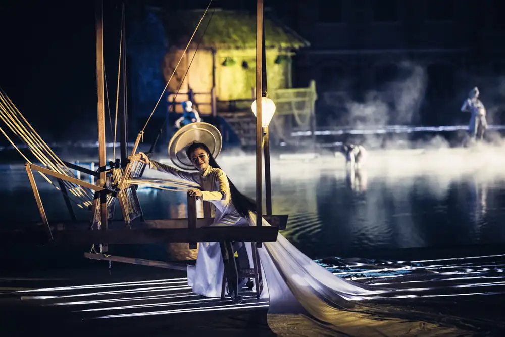 Hoi An memories show (source: Hoi An memories land)