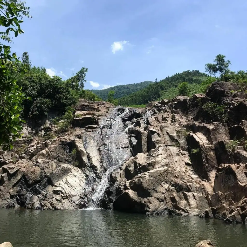 Is Suoi Mo waterfall worth visiting?
