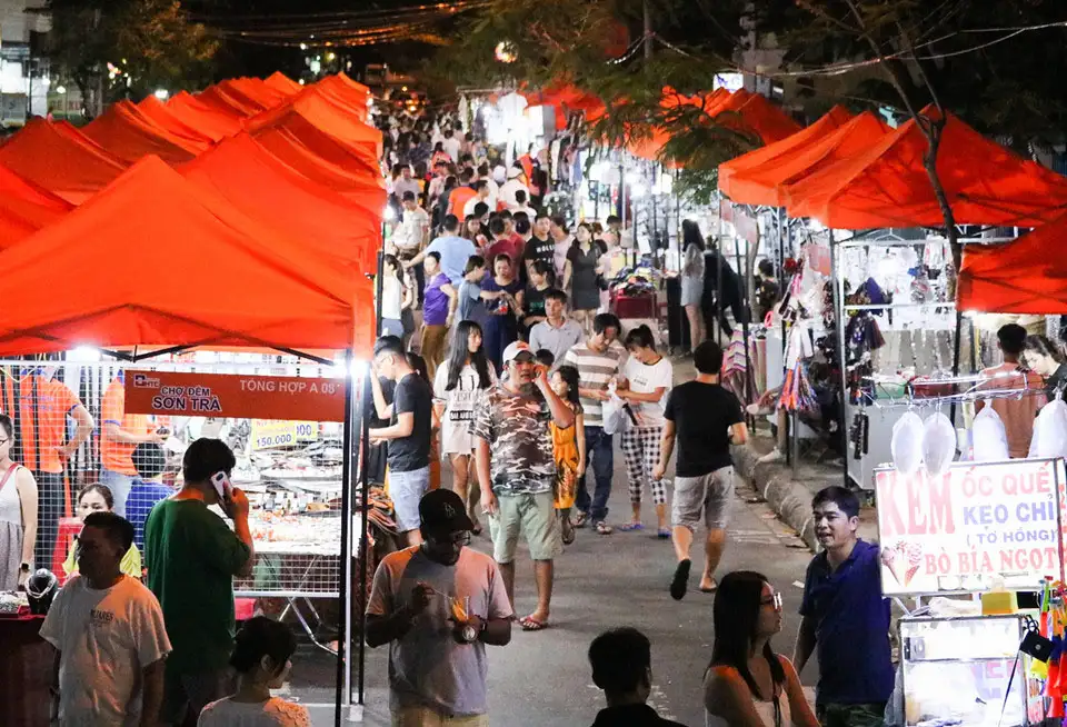 Son Tra night market: The iconic all-rounder