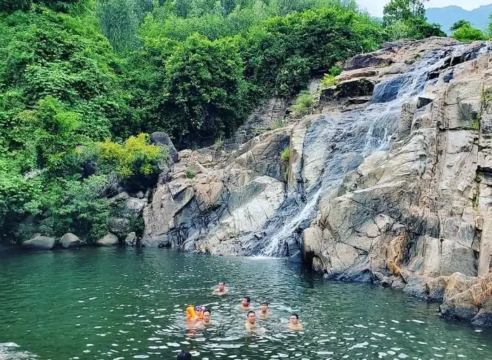 Unwind at Suoi Mo Waterfall - Da Nang’s beautiful hidden paradise