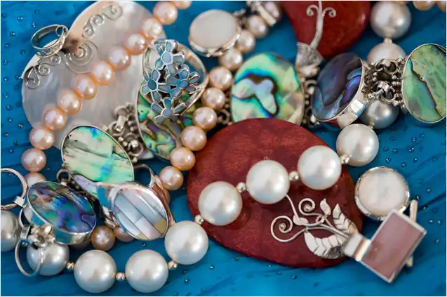 Types of jewelry available in Hoi An