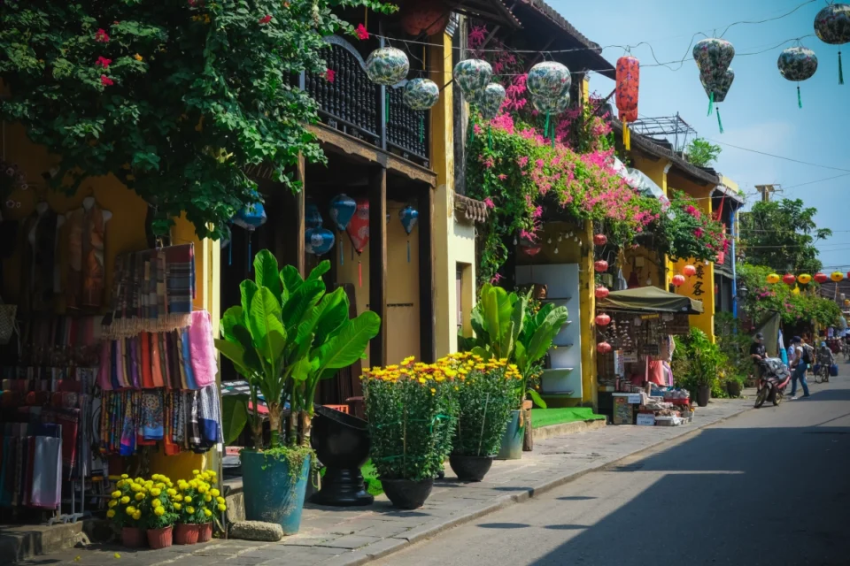 Hoi An Tet guide 2025: Festivals, foods & Best things to do
