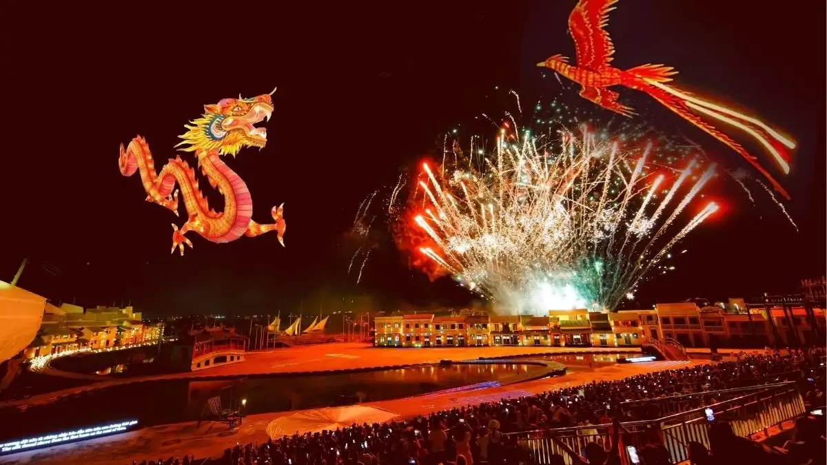 Dragon and phoenix light display at the Festival of Light and Heritage in Hoi An (Source: Bao Da Nang)