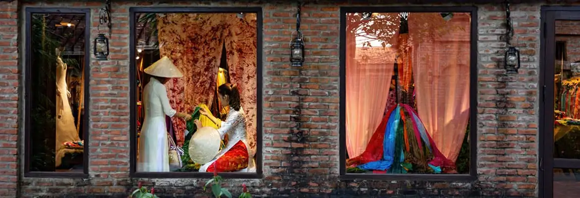 Visit the silk showroom and try on silk garments