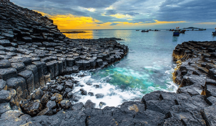 Ganh da dia: Explore Vietnam's stunning basalt rock formation