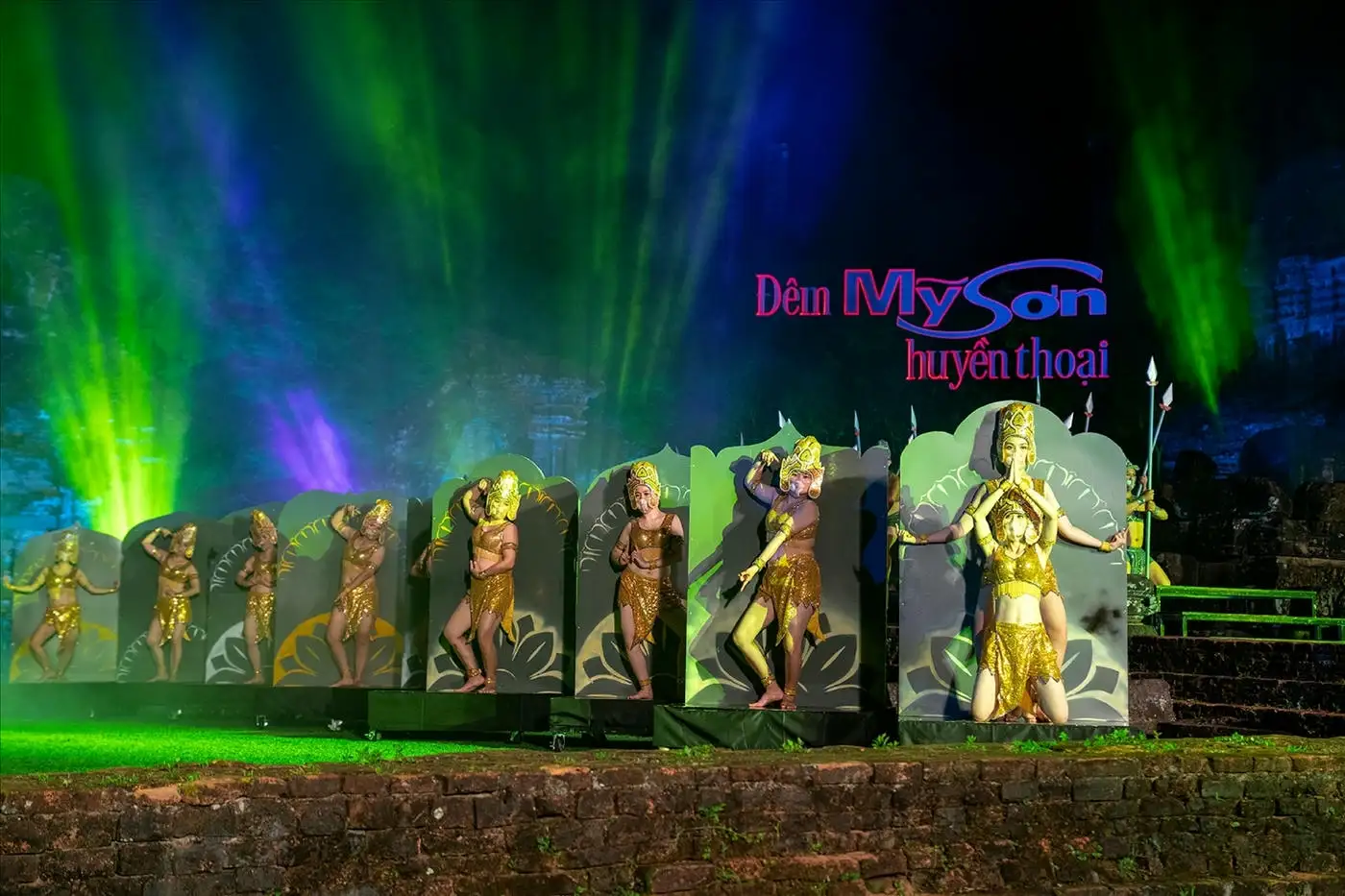 Evening cultural show (“My Son Legend”)
