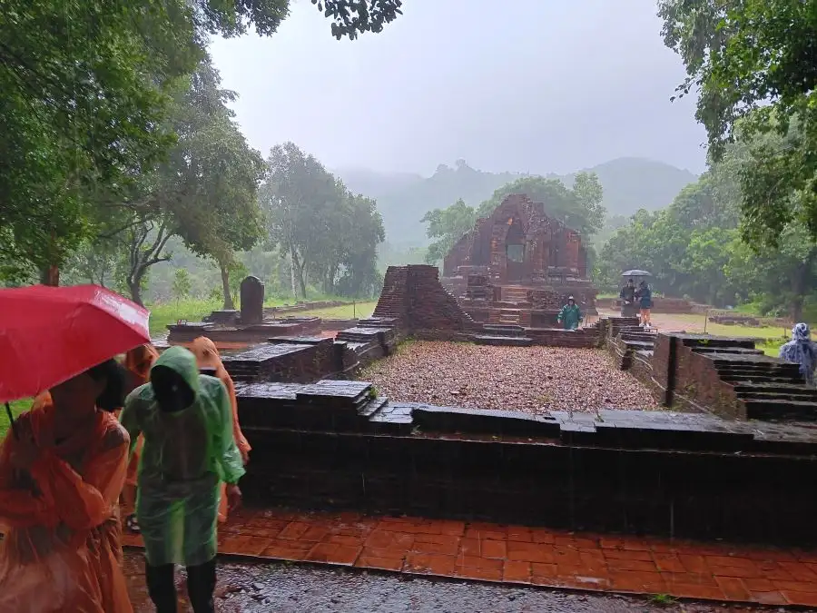 Visit My Son Sanctuary on rainy day (Source: Travel Photo Discovery)