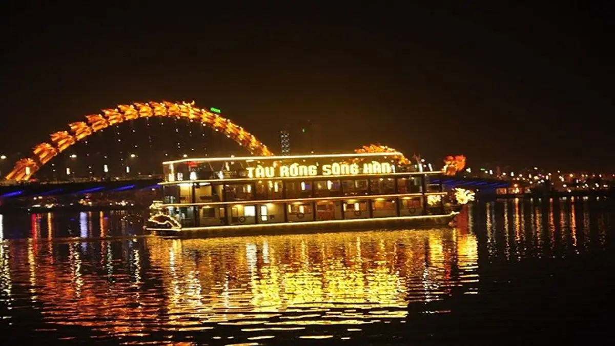 Take a Han River cruise