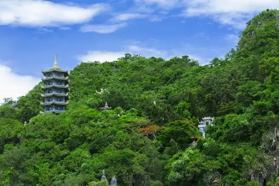 thuy son mountain