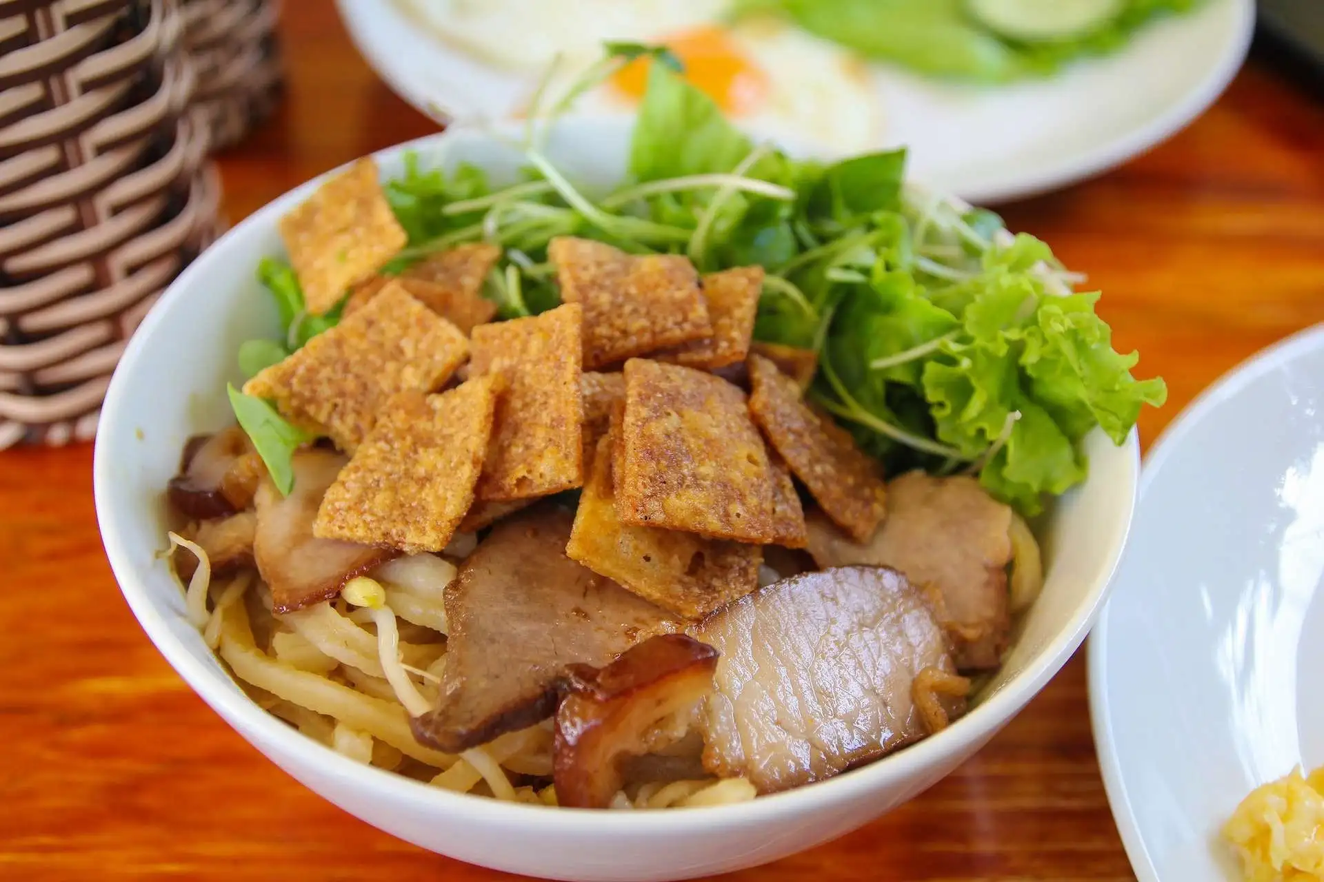 Cao Lau is best enjoyed during a focused visit to Hoi An Ancient Town (Source: Collected)