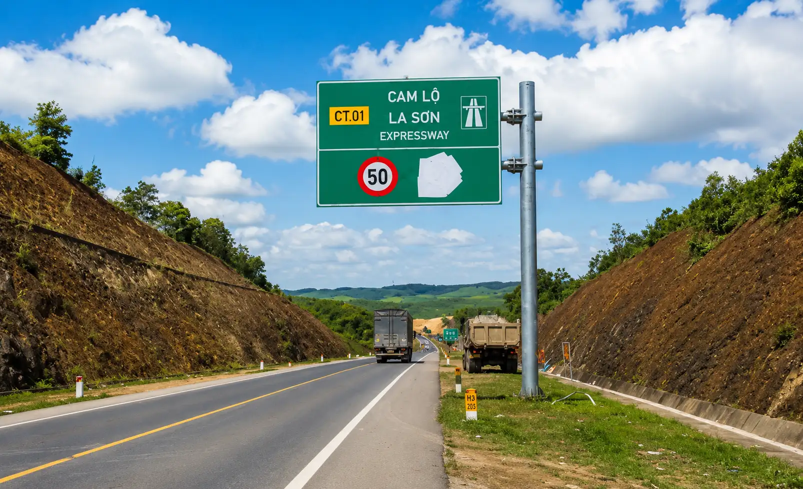 The limit speed sign on Cam Lo - La Son Expressway (Source: Bao Tuoi Tre)