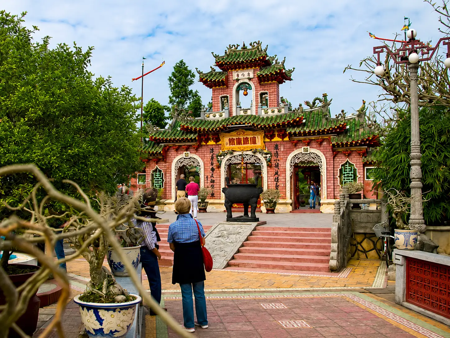 Temple Tour in Hoi An: A Peaceful Half-Day Itinerary Through Historic Pagodas and Sacred Sites