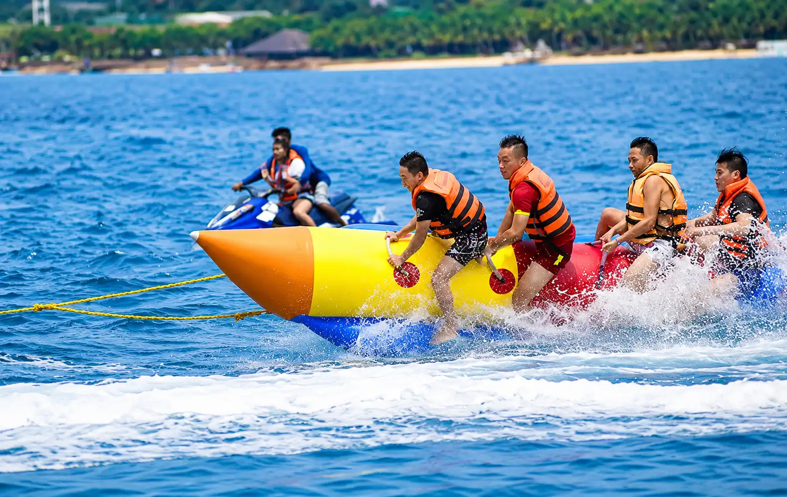 Visitors enjoy banana boat ride (Source: Collect)