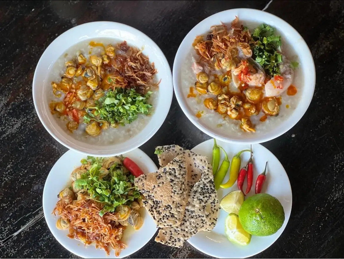 Hoi An Clam Porridge: Where, When & How to Eat It Like a Local