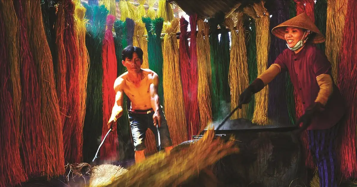 Vibrant colors of the sedge mat-weaving village (Source: Ethnic Groups and Development)