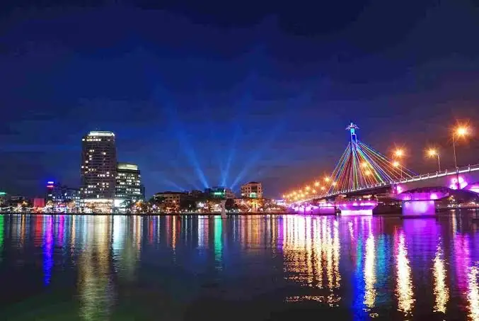 You can have many different experience when you come to Da Nang or Hoi An at night (Source: Collected)