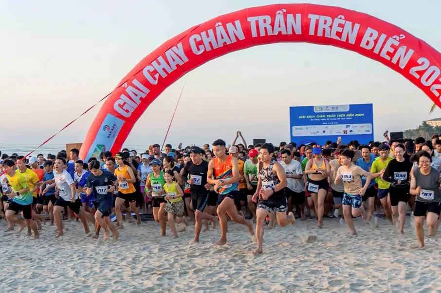 Da Nang Barefoot Beach Run: Vietnam’s Free Sunrise Race Anyone Can Join Barefoot