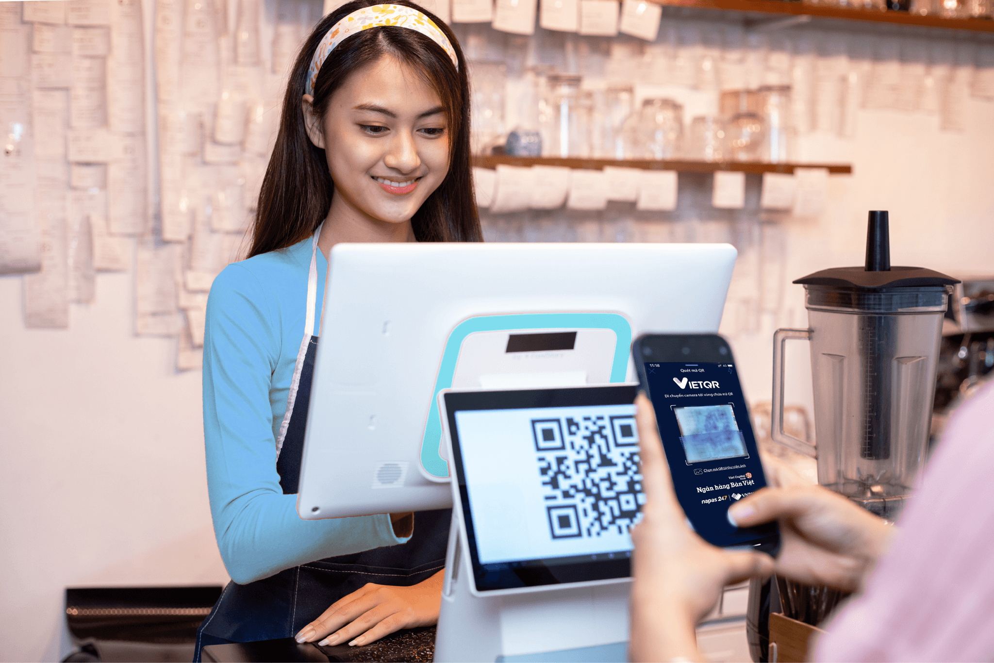 Visitors can use a smartphone with an e-ticket QR code (Source: Tap chi Thi truong Tai chinh Tien te)