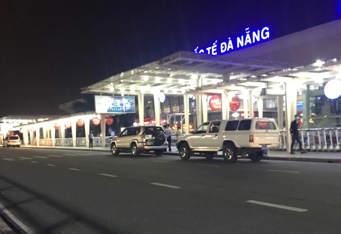 Transportation from Da Nang Airport to Hoi An operates at night (Source: Bao Lao Dong)