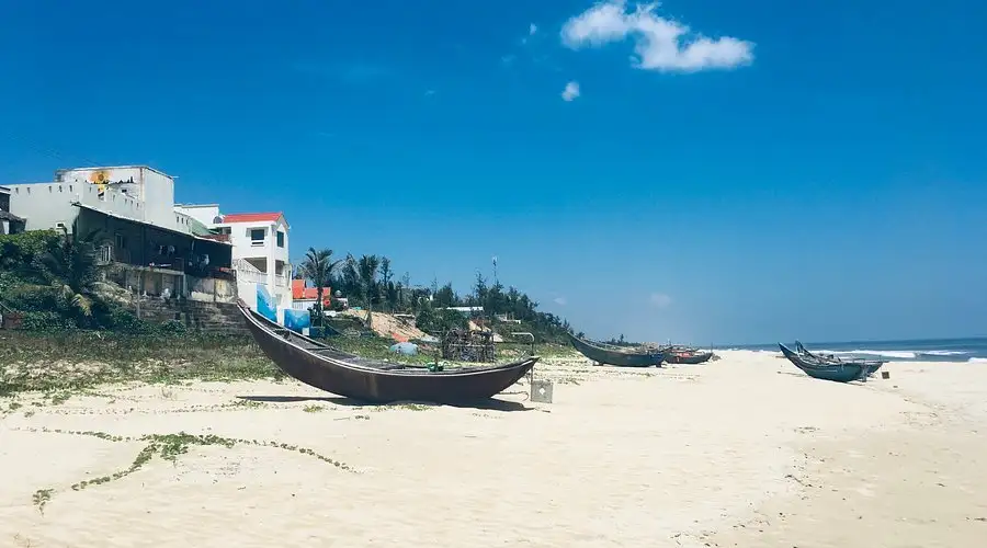 Tam Thanh Beach is an easy add-on after visiting the mural village (Source: Collected)