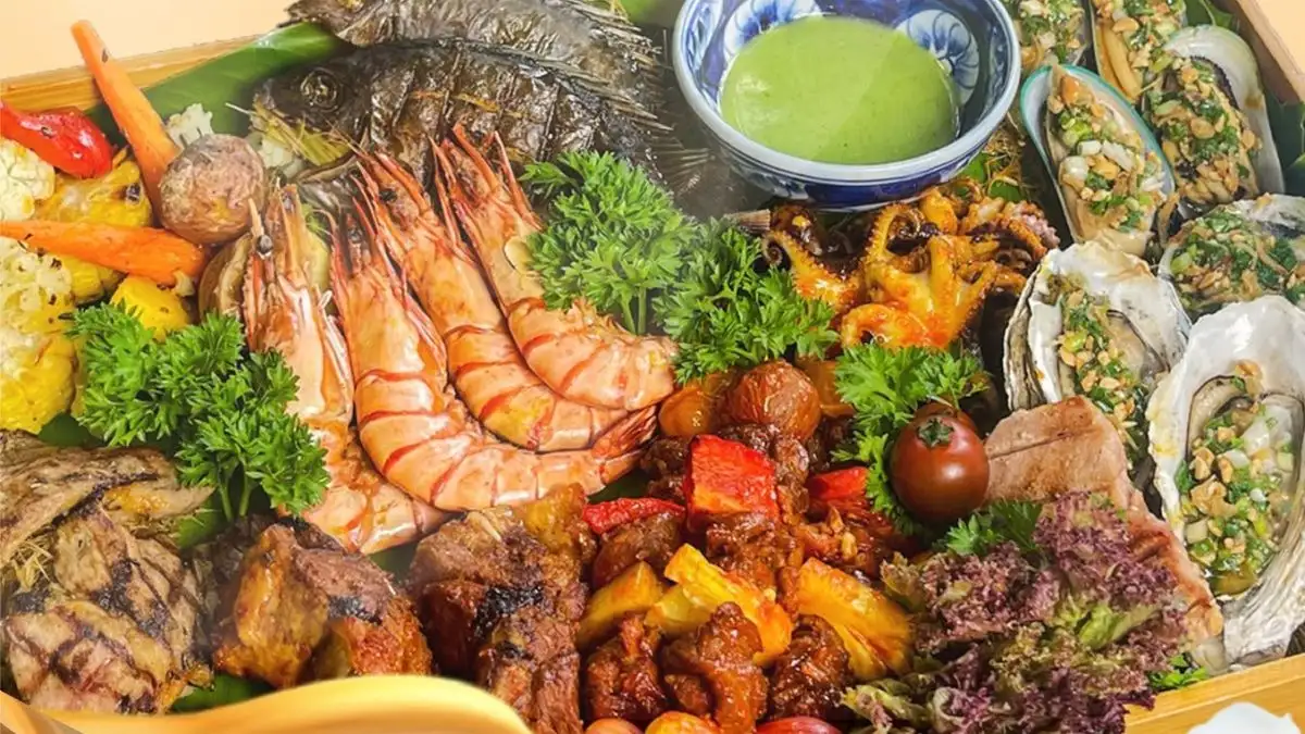Have Seafood at Binh Minh Restaurant