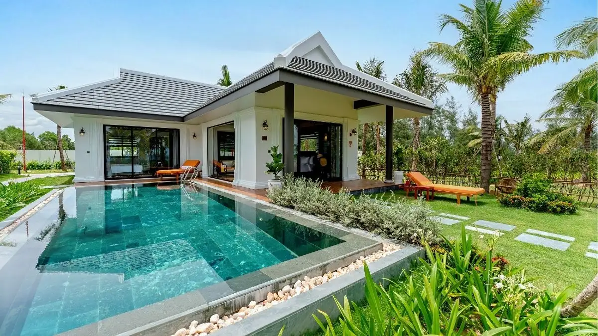 How much does it cost to travel to Vietnam on a daily basis in Hoi An? (Source: VnExpress)