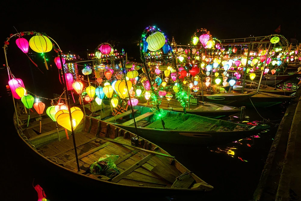 The lantern-lit riverside is why people book Hoi An in the first place (Source: Collected)