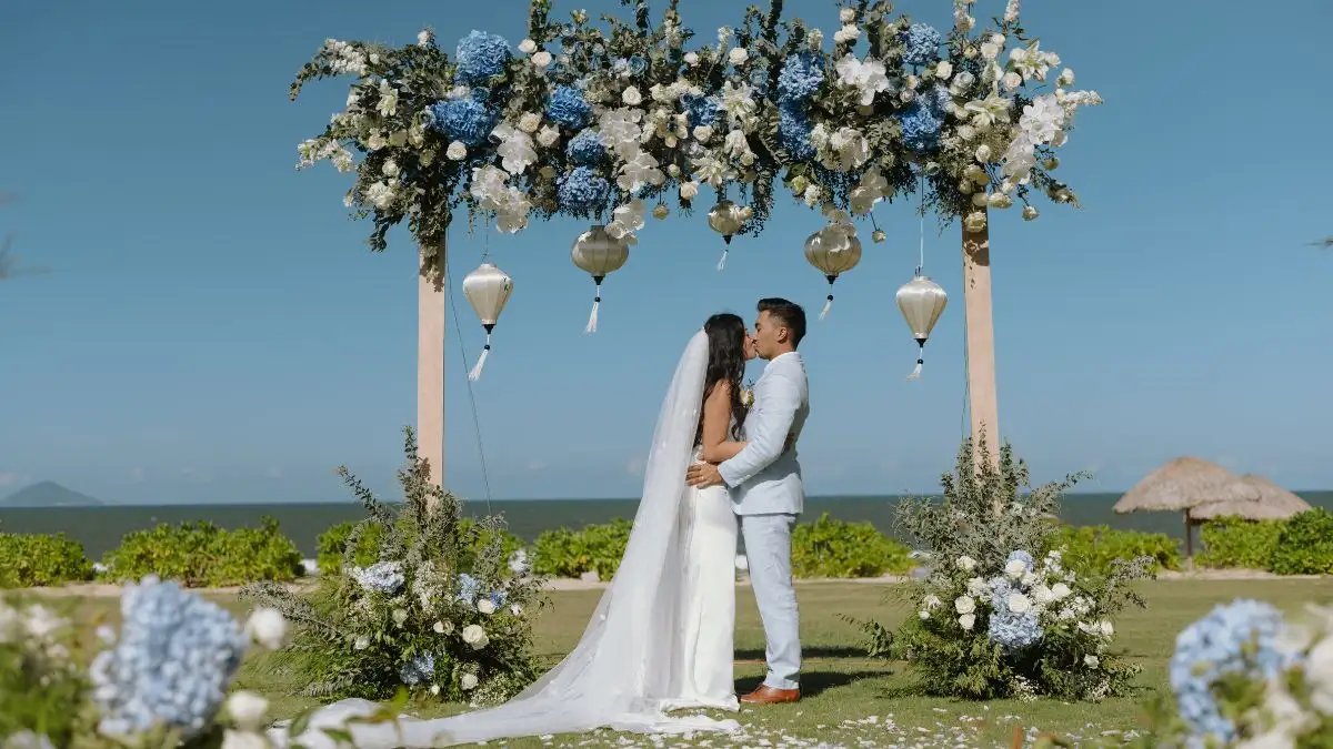 Bliss Hoi An Beach Resort & Wellness is a well-worth considering choice for your special day