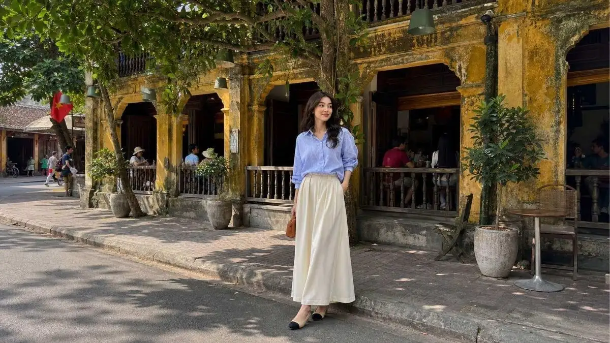 Light, breathable outfit suited for Hoi An’s humid streets (Source: Mason online)