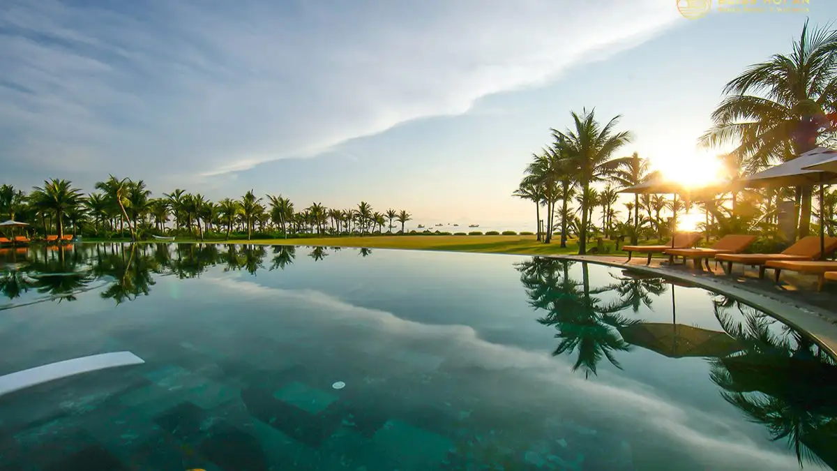Bliss Hoi An on Binh Minh Beach, featuring its beachfront setting and oceanfront infinity pool