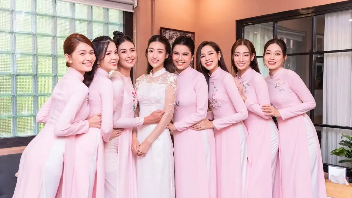 Traditional Vietnamese weddings don’t follow the Western bridesmaid/groomsman structure (Source: Bao Thanh Nien)