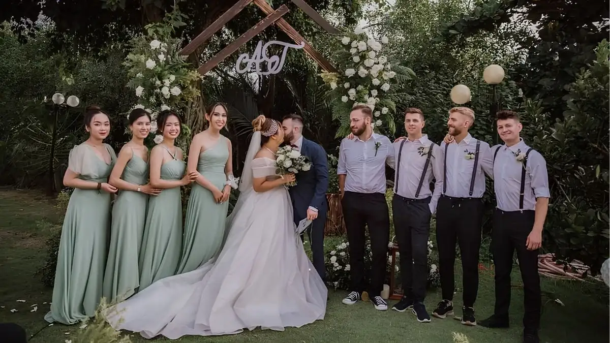 Western-style bridesmaids and groomsmen (Source: tierra.vn)