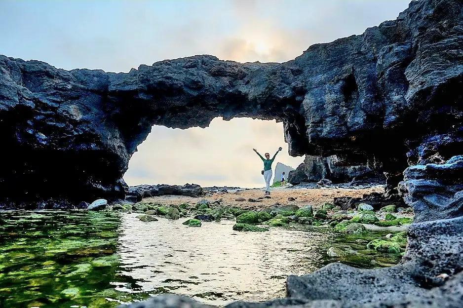 Cong To Vo, the natural rock arch on Ly Son's eastern coast, is where most visitors time their evening walk. (Source: Bao Van Hoa)