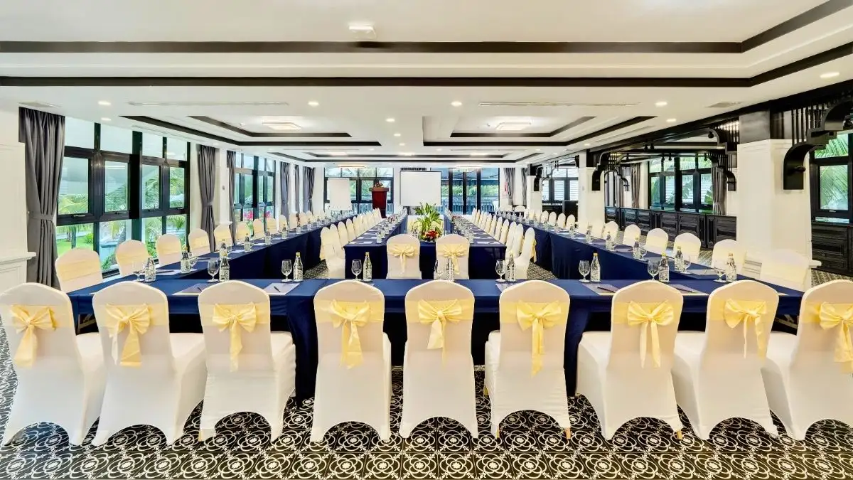 Bliss Hoi An's Hoi An Meeting Room holds up to 200 guests