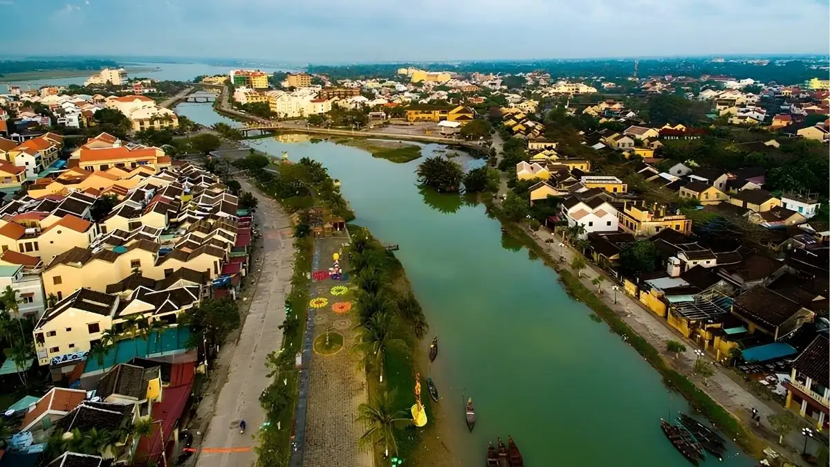 Is Hoi An old town tourist trap? (Source: Bao Tin Tuc)
