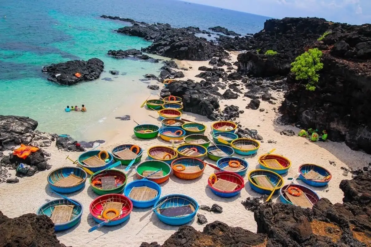 It’s very far to go from Hoi An to Ly Son (Source: Collected)
