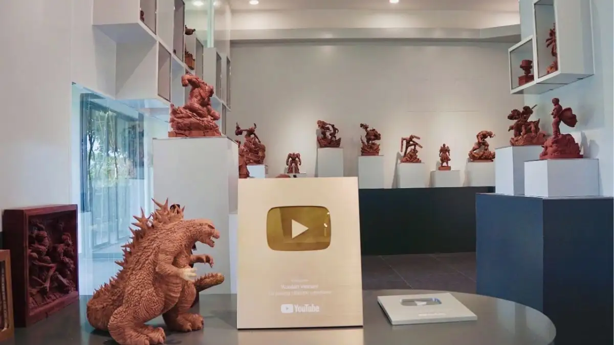 Traditional and contemporary wooden sculptures displayed at the Wood Art Vietnam workshop in Dien Phong (Source: Wood Art Vietnam)