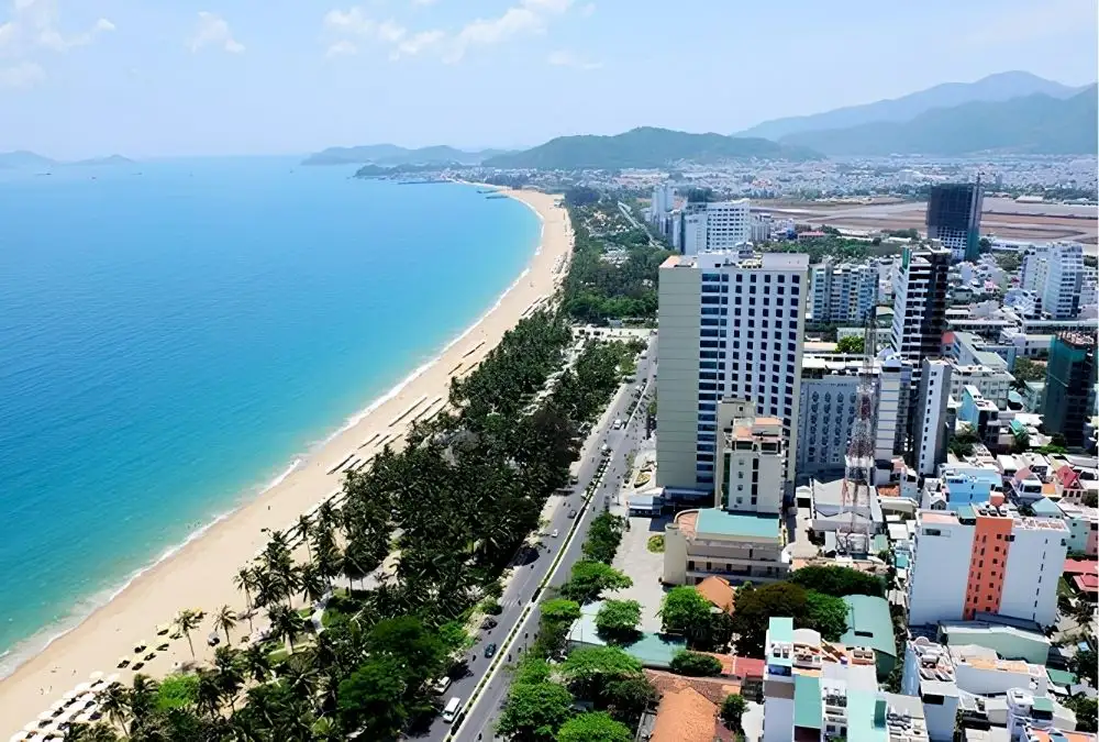 Sea-view resorts may still require crossing a busy road to reach the beach (Source: Vietnam Tourism)