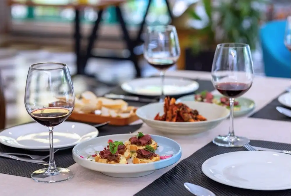 A fine-dining tasting menu in Hoi An features carefully prepared courses (Source: Henry Photography)