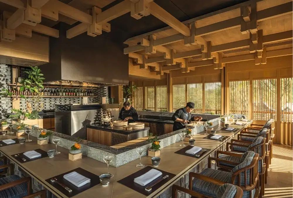 Confirm dietary requirements and allergy precautions with the restaurant before booking (Source: NAYUU)