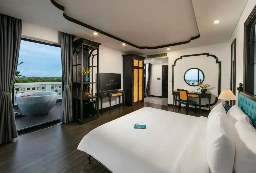 Real-life images taken from various angles by customers will help you evaluate the storage capacity for appliances