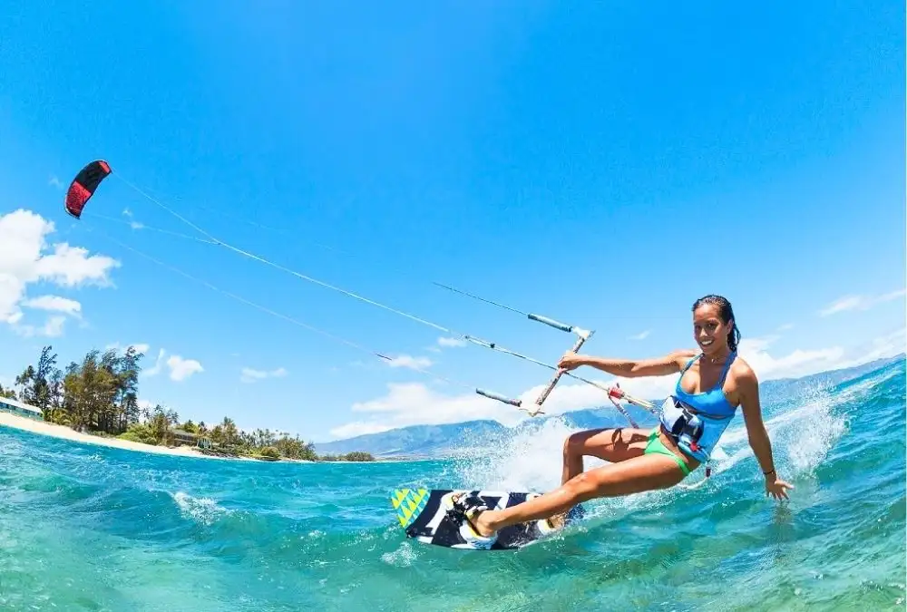 Kitesurfing on Ham Tien Beach in Mui Ne (Source: vietnamtourism)